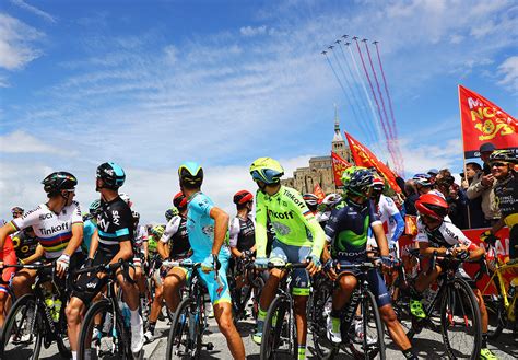 De Grand Départ van de Tour de France 2016: Een Hommage aan De Fietsgoden van Frankrijk en een Uitzonderlijke Prestatie van Geraint Thomas