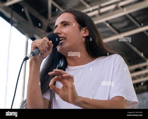  De TEDxLagos 2019: Een Ontmoeting met de Briljante Xiuhtezcatl Martinez en Zijn Boodschap voor een Duurzame Toekomst